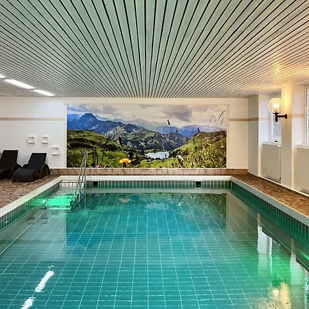 Waldgefluester, Montana Haus *