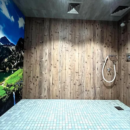 Waldgefluester, Montana Haus 아파트 *